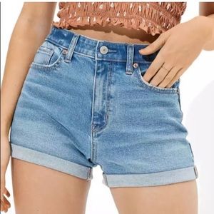 American Eagle High Waisted Mom Short | 6